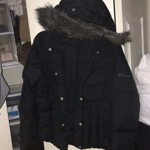 COLUMBIA WOMENS Black hooded snow jacket